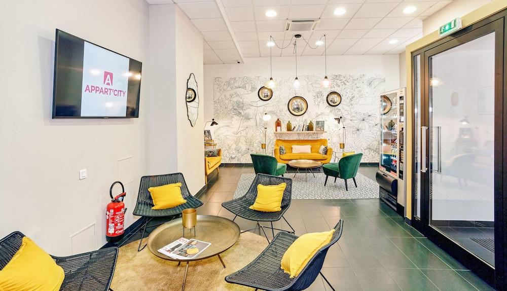 Appart'city Confort Centre Aparthotel 3*